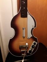 Nintendo wii Beatles rock band wireless hofner guitar like new