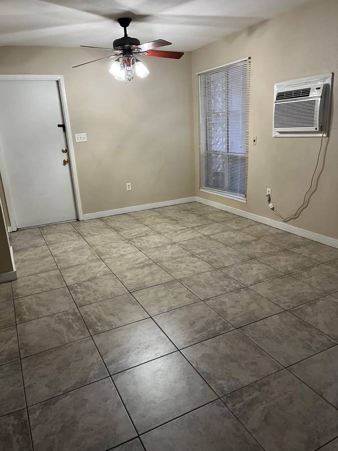 $900, 3 Bedroom, 1 Bath, unfurnished, Apartment