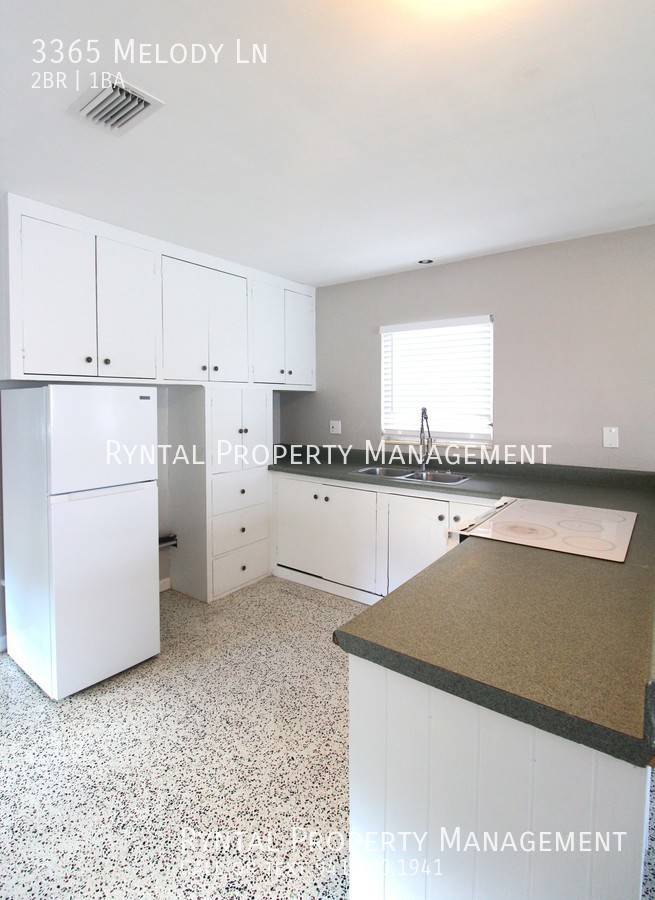 Recently Renovated 2/1 Home with Oversized Lanai!