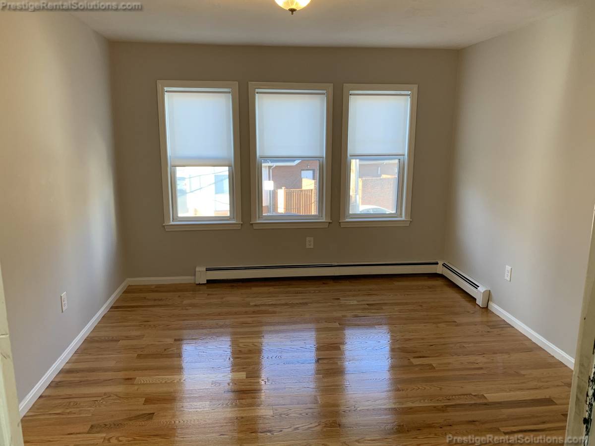 Colborne Rd Updated 3 Bed 2 Bath!! No Fee!! Prkng+Lndry+Cat Ok