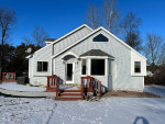 Ranch Cottage 1 1/2 Story OverLooks Creek