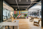 Modern Penthouse Office: Stunning Views & Versatile Layout