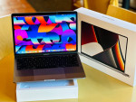 i7 16GB memory 512gb SSD Apple MacBook Pro 13 inch 2019 model