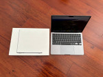Like New Apple Macbook Air M2 13.6 in 256B SSD 8GB RAM
