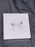 APPLE AIRPOD PRO WITH MAGSAFE CHARGING CASE