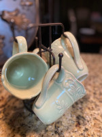 Mug Rack & 4 Mugs