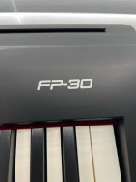 Roland FP-30 Paino (88 key)