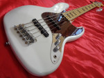 2015 Squier Vintage Modified 70's Jazz Bass Guitar V Olympic White.