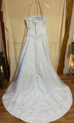 Morilee White Wedding Dress & Veil- see description for measurements