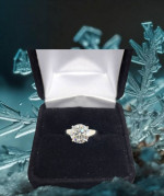 New 2.5ct Beautiful Moissanite Engagement Ring, size 5