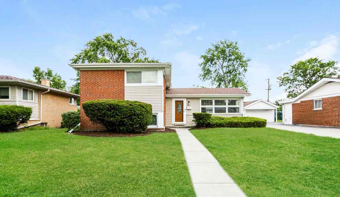3 bedroom and 2 bathroom house for rent