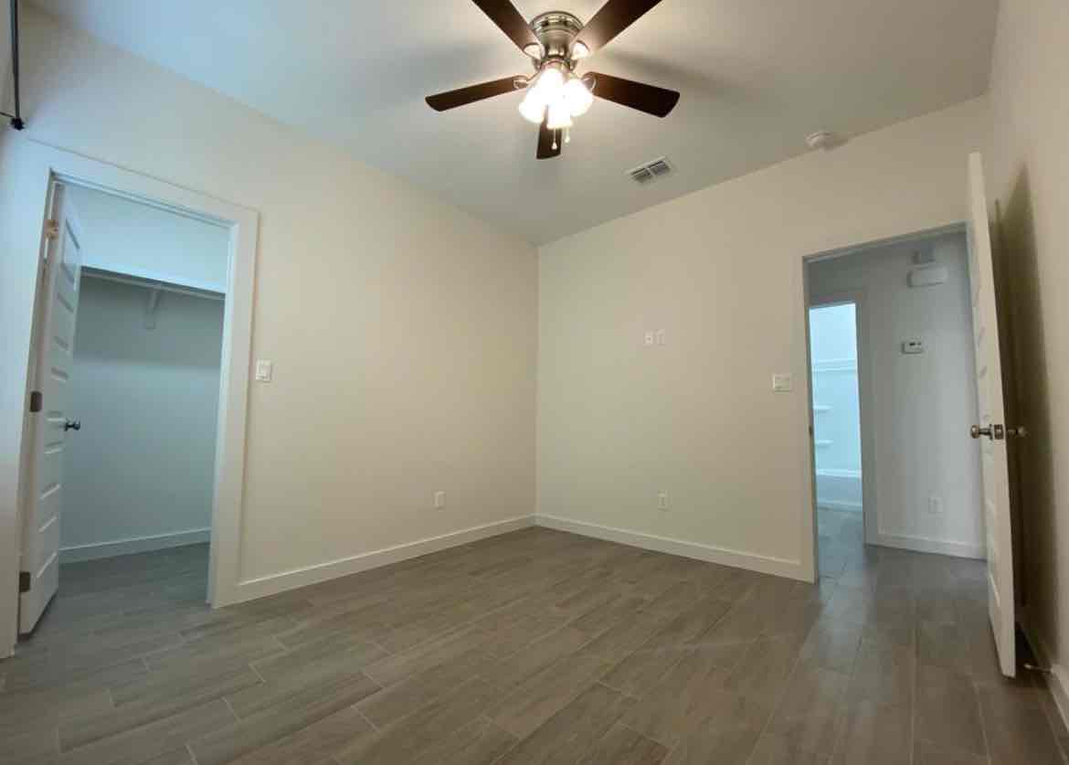 2 bedrooms 2 Baths