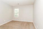 Single-family house with 3bedrooms and 2bathrooms for rent