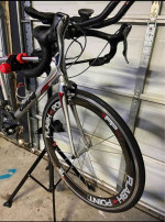 52cm Giant full carbon road bike + full carbon rims
