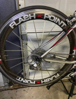 52cm Giant full carbon road bike + full carbon rims