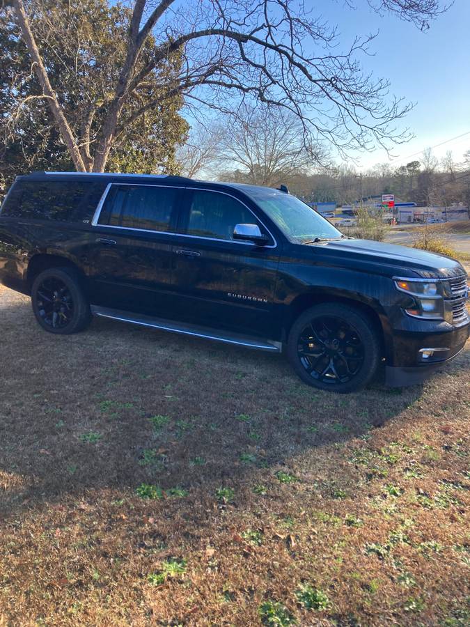 2016 Chevrolet Suburban 142,000 mi