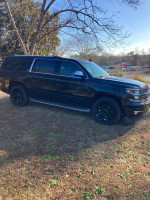 2016 Chevrolet Suburban 142,000 mi