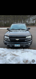 2005 Chevrolet Trailblazer LT for sale, black SUV with heated leather seats and sunroof, 149,000 miles.