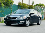 2015 Nissan Altima 2.5 in black, showcasing sleek design and clean title with 139k miles, ideal for reliable commuting.
