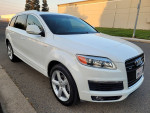 2009 Audi Q7 S-Line Premium Plus with panoramic sunroof and heated leather seats, low mileage.