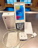 iPhone 7 Unlocked Silver includes accessories