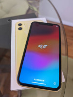 iPhone 11 - 128 GB - unlocked - LIKE NEW