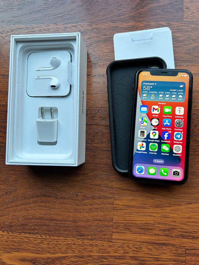 Excellent, like new condition unlocked iPhone XR